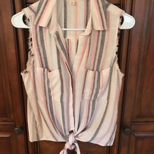 Cloth and Stone Distressed top